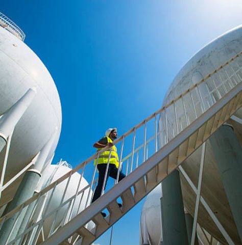 Liquefied Petroleum Gas tanks and Petrochemical Engineer Liquefied Petroleum Gas tanks and Petrochemical Engineer